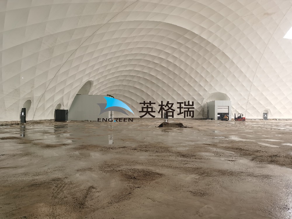 氣膜倉庫內(nèi)部空間無礙，大型機(jī)械可自由運(yùn)行，空間利用率高